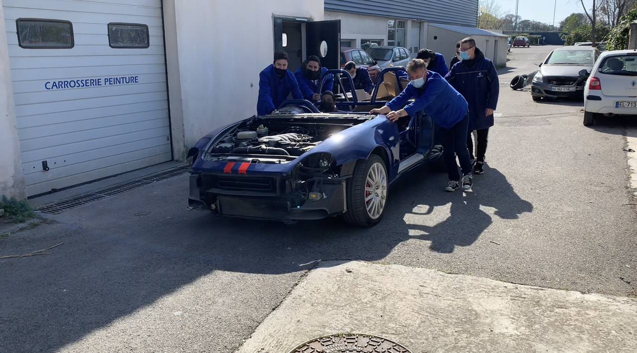 AC2FD0F3-1F3F-4D64-BB43-B7A2507F90D9