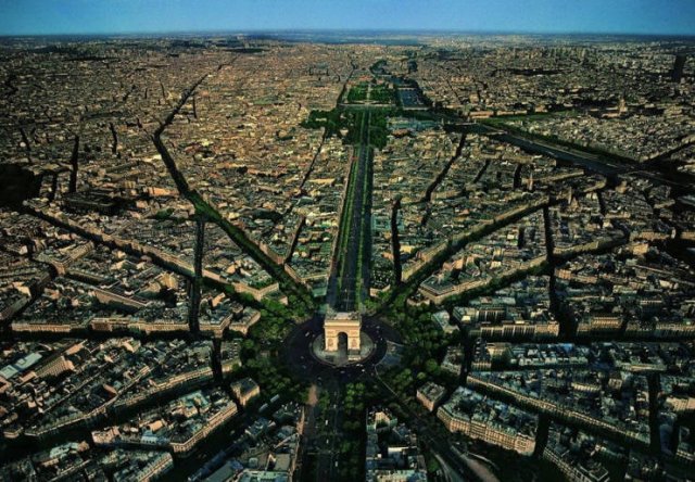 Famous-Landmarks-Distance-Looks-26