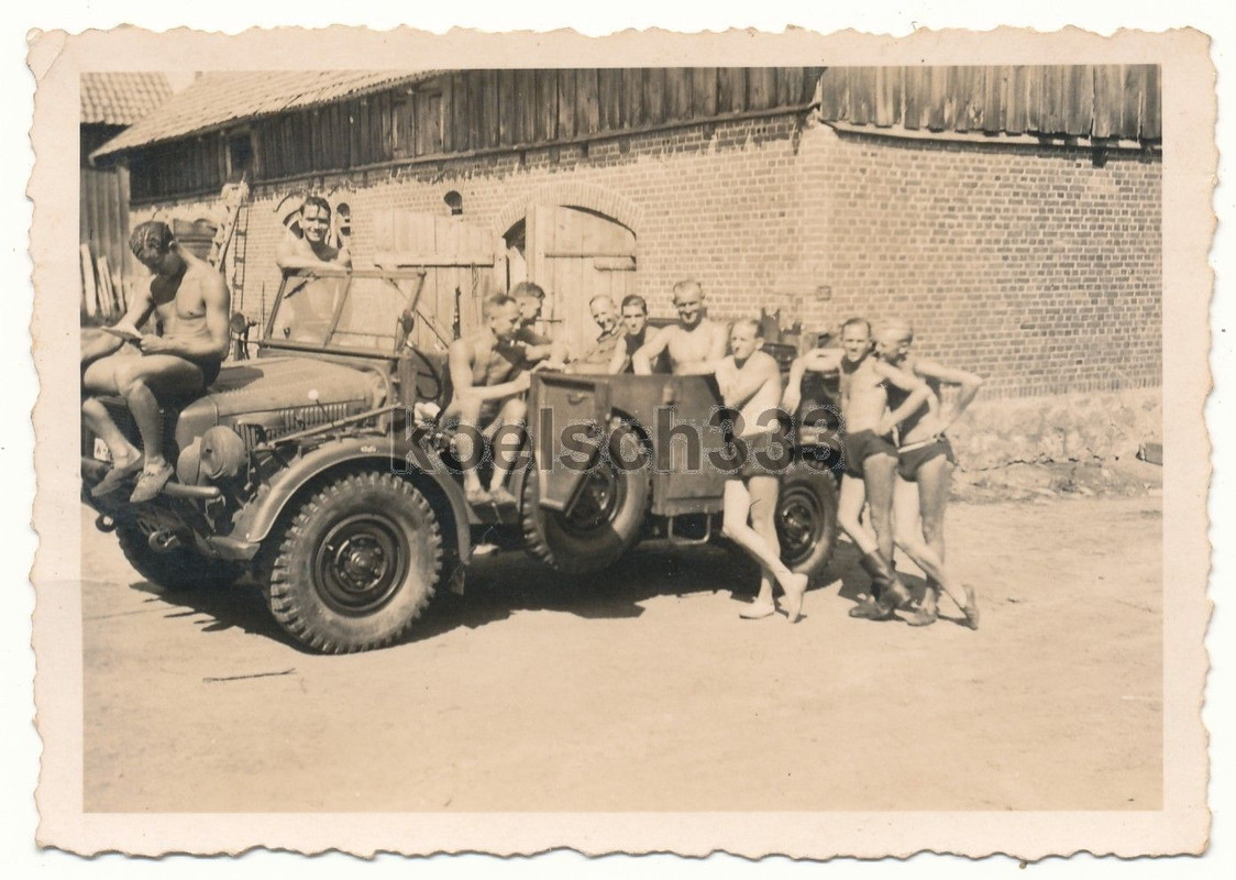 Foto schwerer Einheits PKW Kübelwagen Nude Wehrm