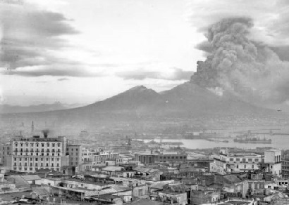 Dish of the Day - II - Page 6 Vesuvius-1944