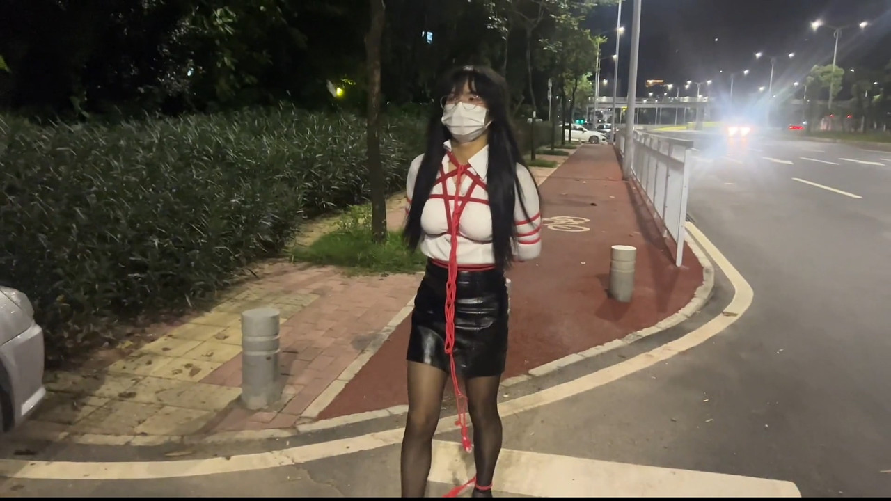 桃花岛 麦当劳捆绑和店员小姐姐互动，户外包臀裙黑丝高跟捆绑外出 下.mp4_20250929_185317.218