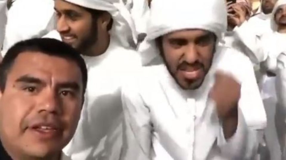 VIDEO: Aficionados mexicanos enseñan a qataríes un popular insulto al América