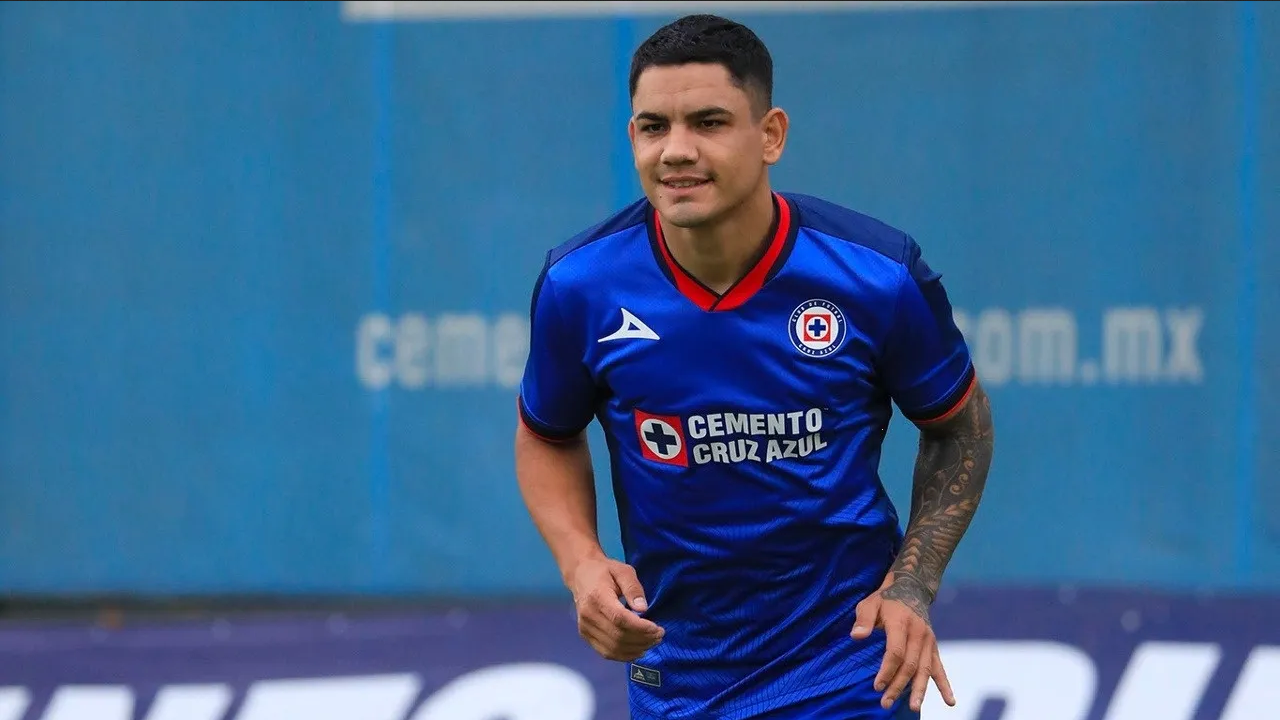 Toro Fernández se estrena como goleador en victoria del Cruz Azul vs