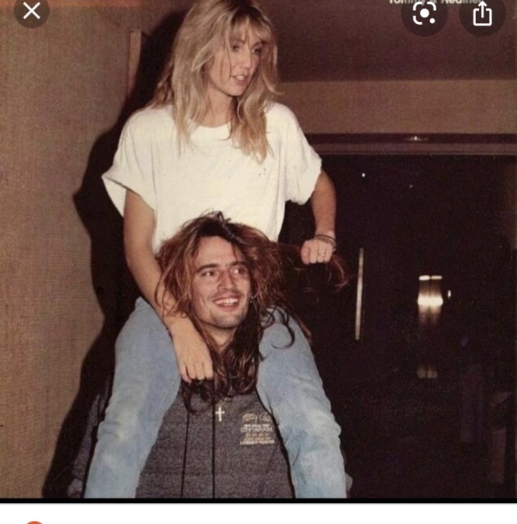 F915CD99-04A1-458F-8BEE-00B58F5BB303