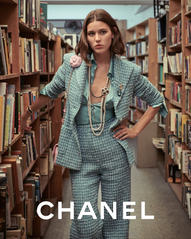 Vivienne Rohner nella campagna Chanel Pre-Spring 2023 Vivienne Rohner nella campagna Chanel Pre-Spring 2023