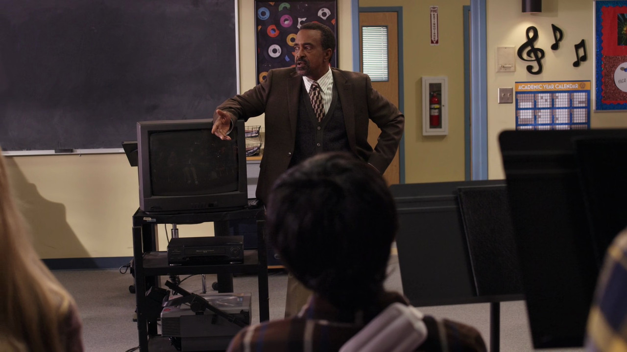 Schooled (2019) S01 (1080p AMZN Webrip x265 10bit EAC3 5.1 - TheSickle)[TAoE]