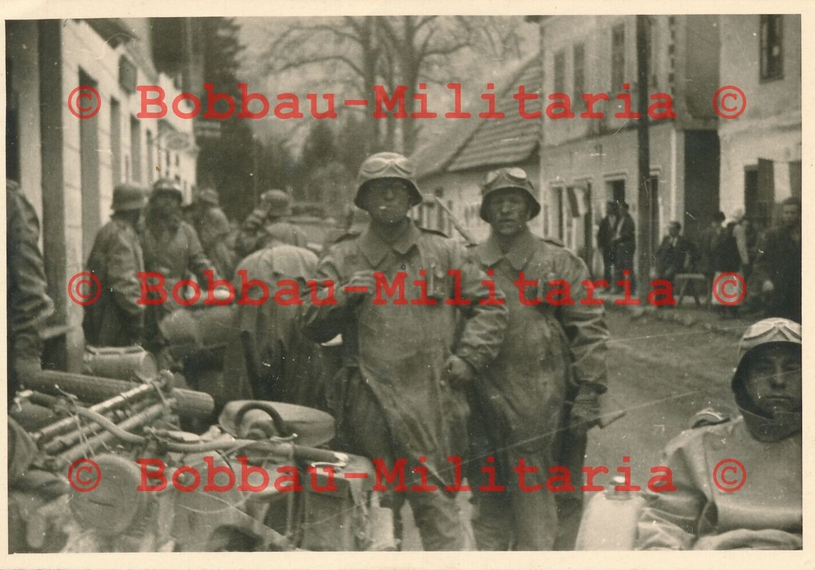 Foto Wehrmacht Kradmelder Mantel Kradschützen schweres Motorrad BMW Zündapp