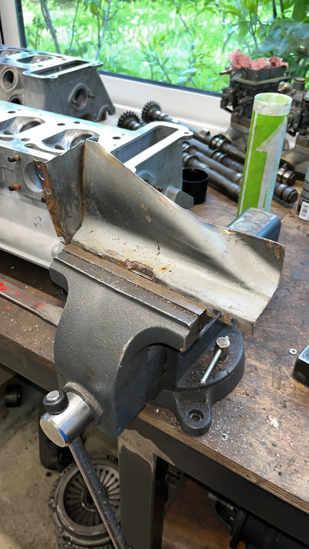 29F297A4-F92A-4A0F-9E68-23F0F1519517