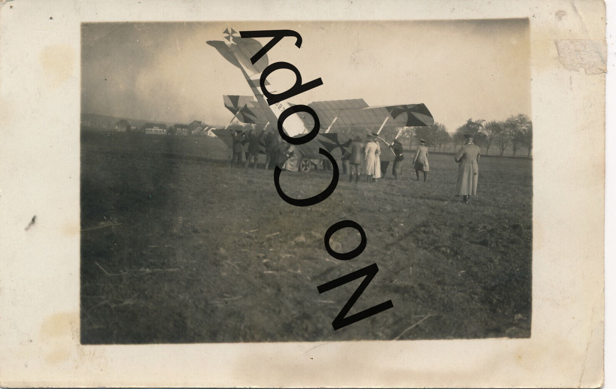 Foto WK1 Flugzeug Flugstaffel Doppeldecker Bruchlandung B 1327 X104 (1)