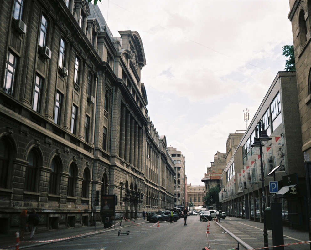 R1-09393-0021.jpg
