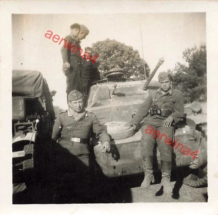 Foto 2 WK Panzer II der 4 Panzer Division in Kobriyn Weißrussland Ostfront