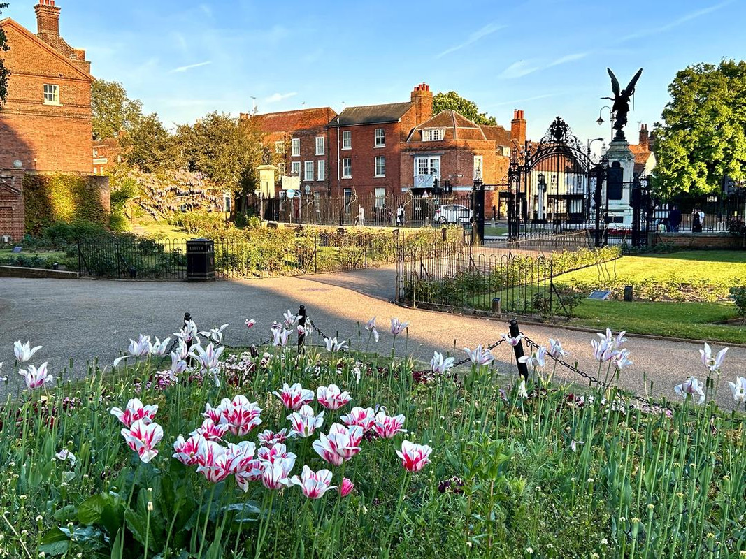 Пёстрая лента. Путешествие по сельским дорогам Англии в мае 2025 г.