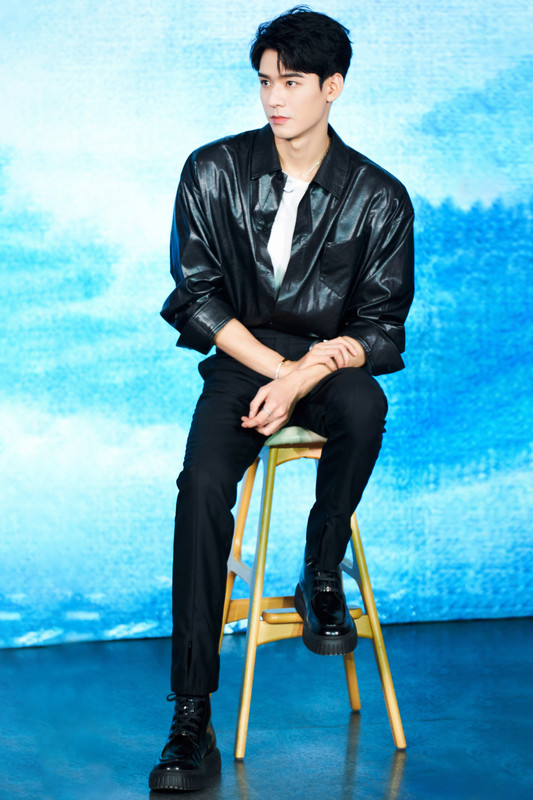 006DurXoly1hgkpcd5xemj34r074ikju