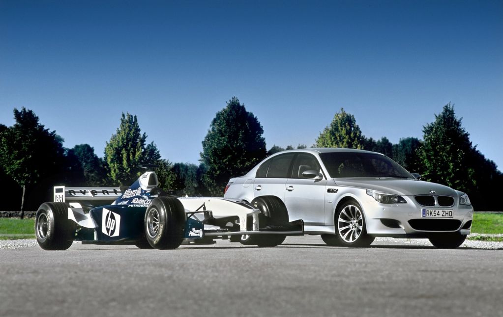 motor-s85-v10-bmw-m5-e60-01-1024x646