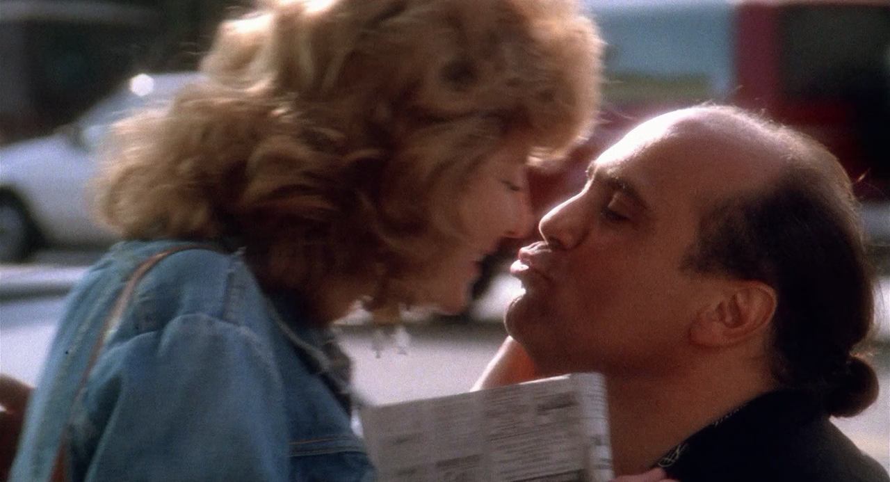 Twins.1988.BluRay.1080p.DD.2.0.AVC.REMUX-FraMeSToR[SS]12