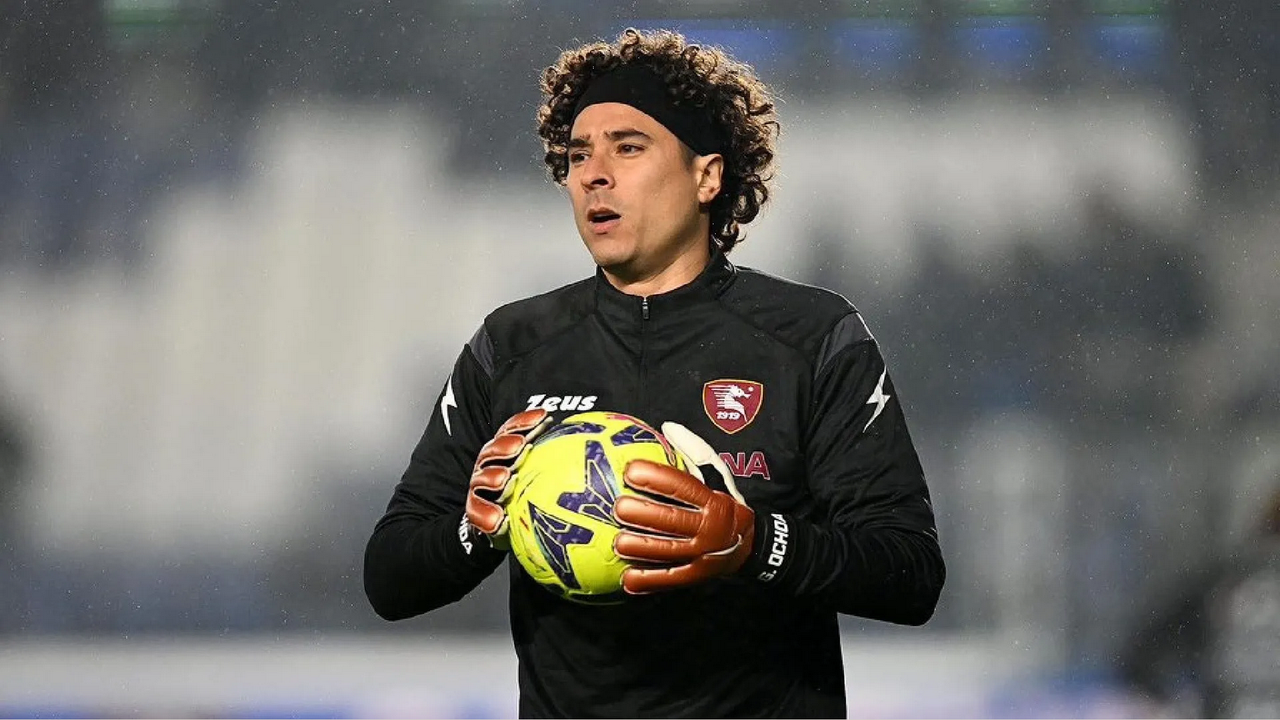Memo Ochoa cerca de renovar con el Salernitana, este sería su nuevo sueldo
