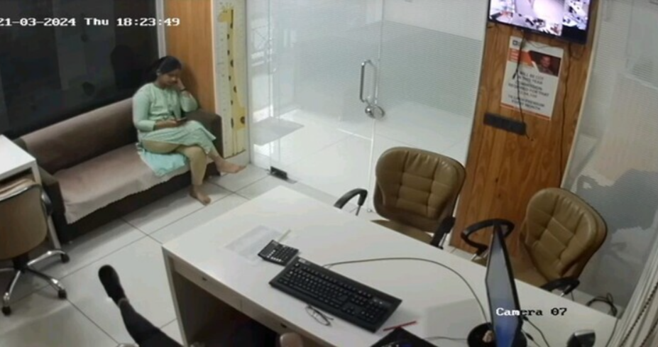 Indian Secretary Fucked by Manager in Office CCTV Cam 
