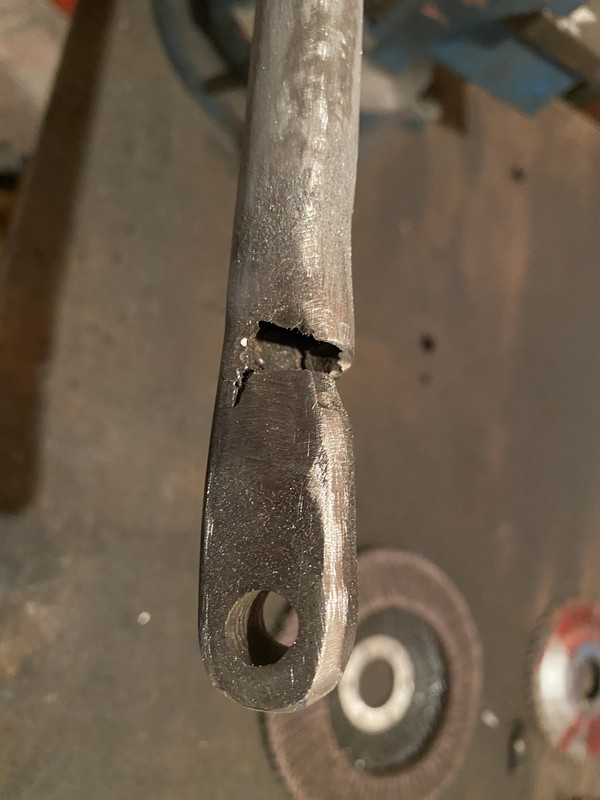 0476B453-3270-44BC-8ED2-32309B53C486