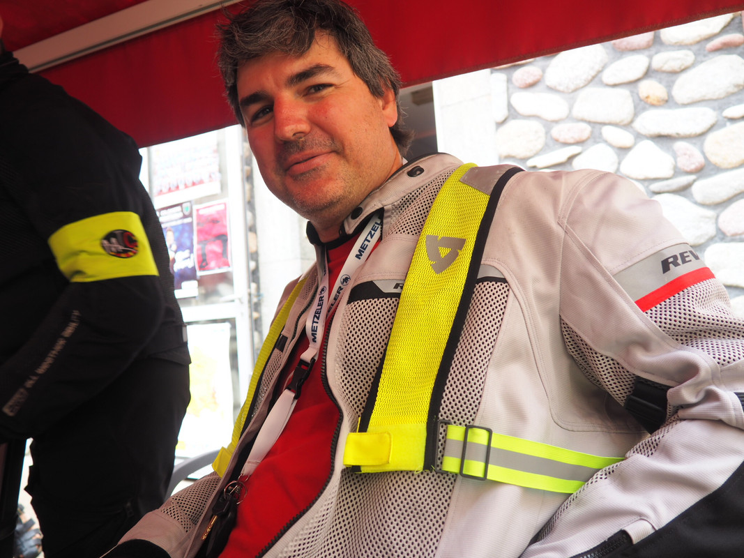 6D787606-3D06-4BA1-BB53-C3E481E0D201