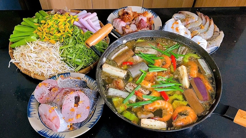 Lẩu mắm-duoc-ban-tai-Mfood