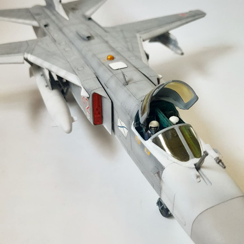 Sukhoi Su-24 Fencer D Zvezda 1/72 - Ready for Inspection