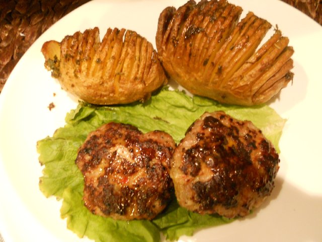 ПЕЧЕНИ КАРТОФИ ПО ШВЕДСКИ - HASSELBACK POTATOES