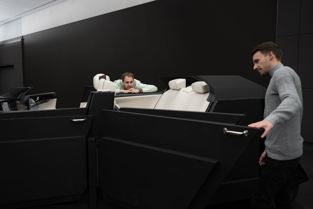 P90458295_highRes_the-new-bmw-7-series