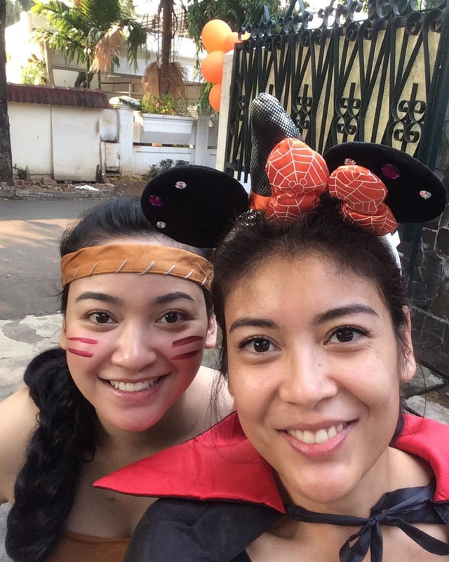 7 Potret kekompakan Sigi Wimala dan Agni Pratistha, sibling goals