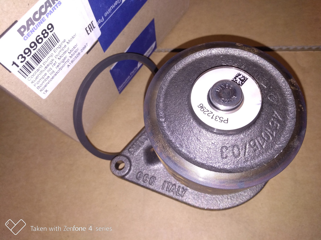 CUMMINS помпа 2