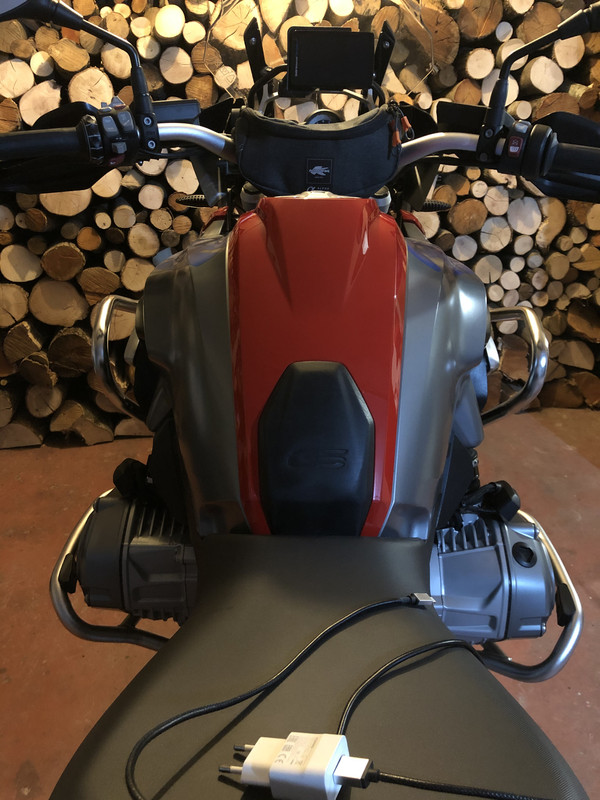 CA396C4F-CF16-44C2-B615-87760FB3E6EC