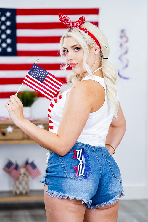 Gia OhMy - A Lesson in Dickstory (2024) DadCrush 1080p