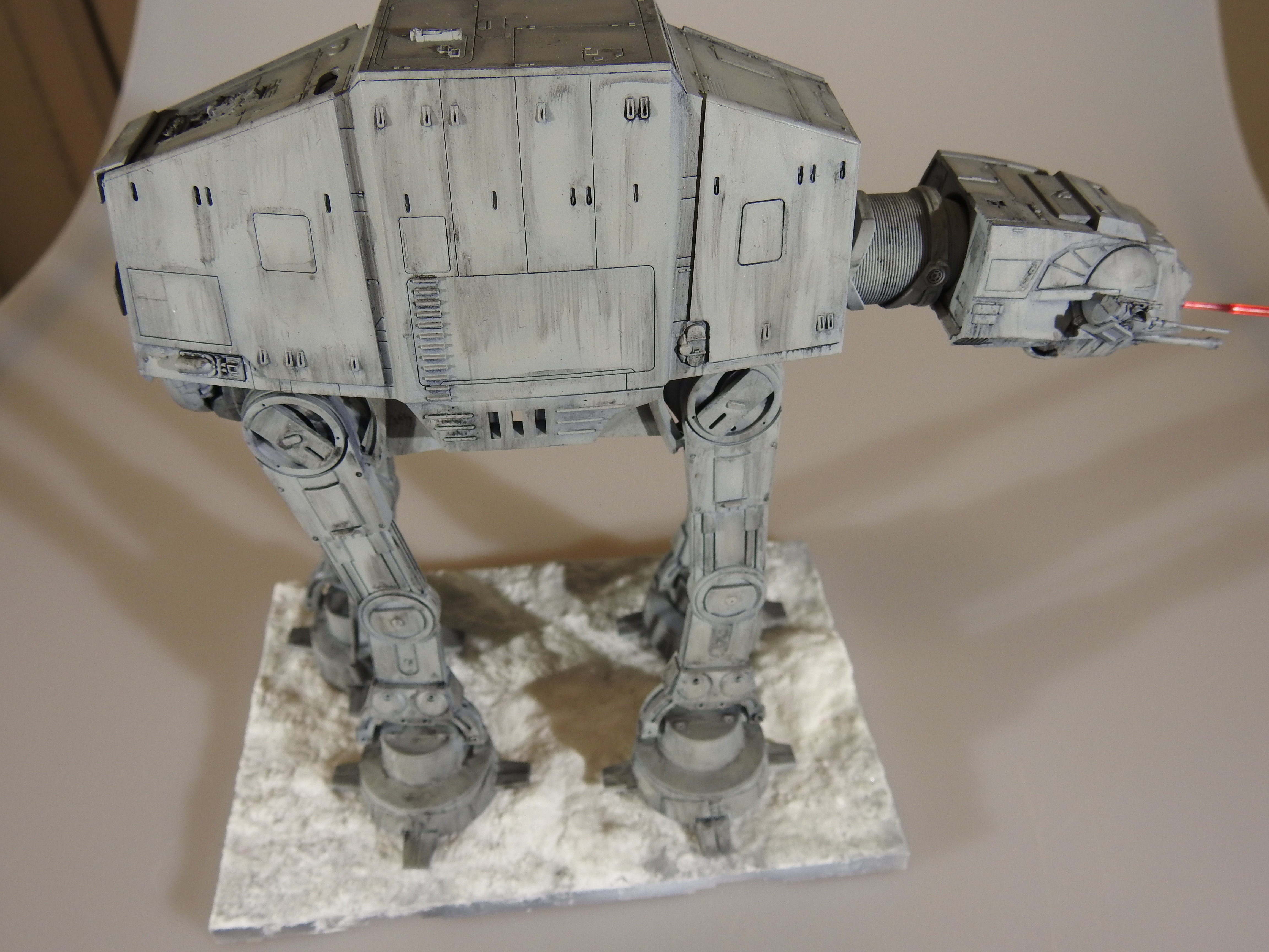 AT-AT Bandai 1/144 - Klar DSCN8382