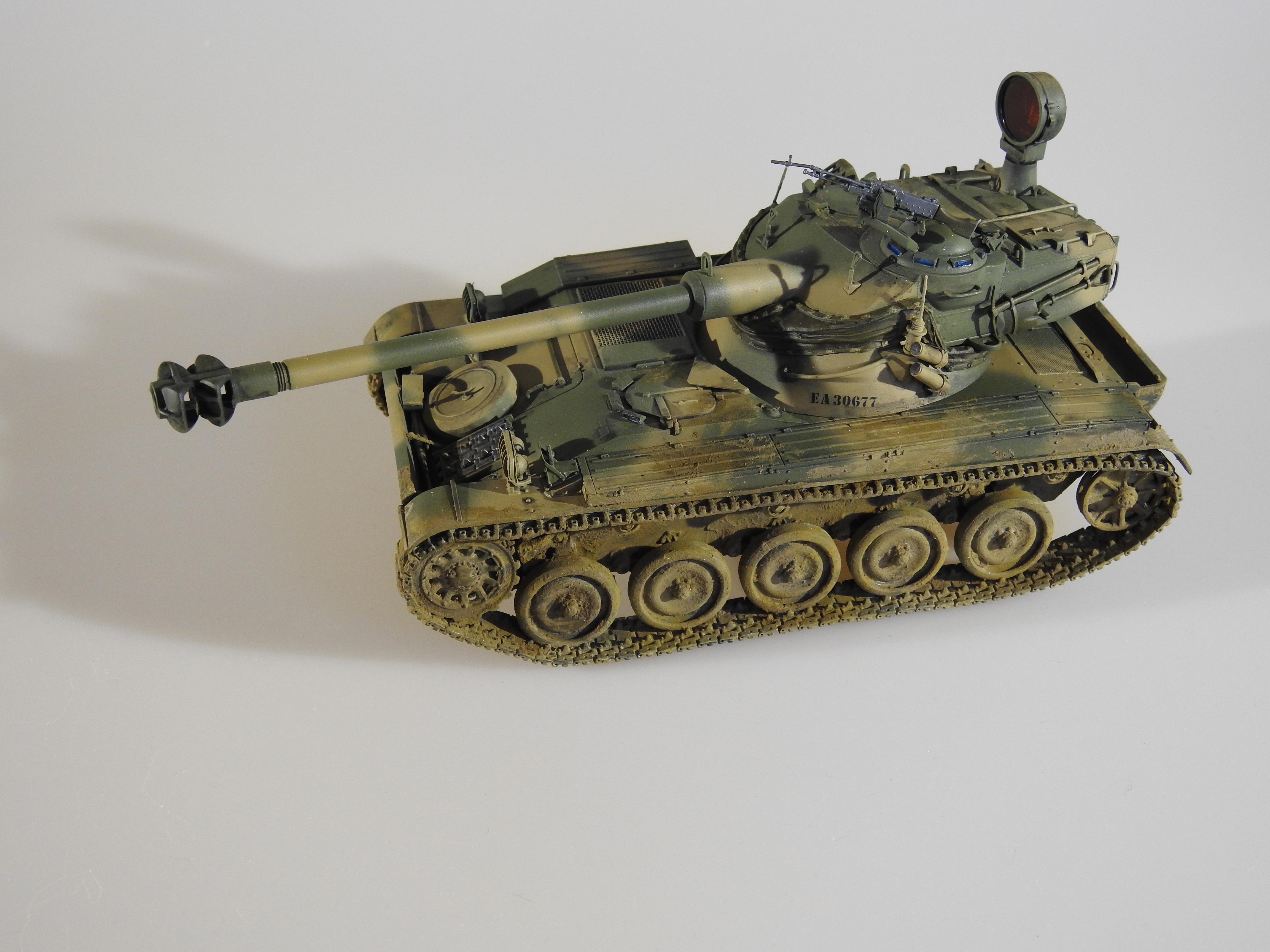 AMX-13 / 105 , takom 1/35 - Klar DSCN9788