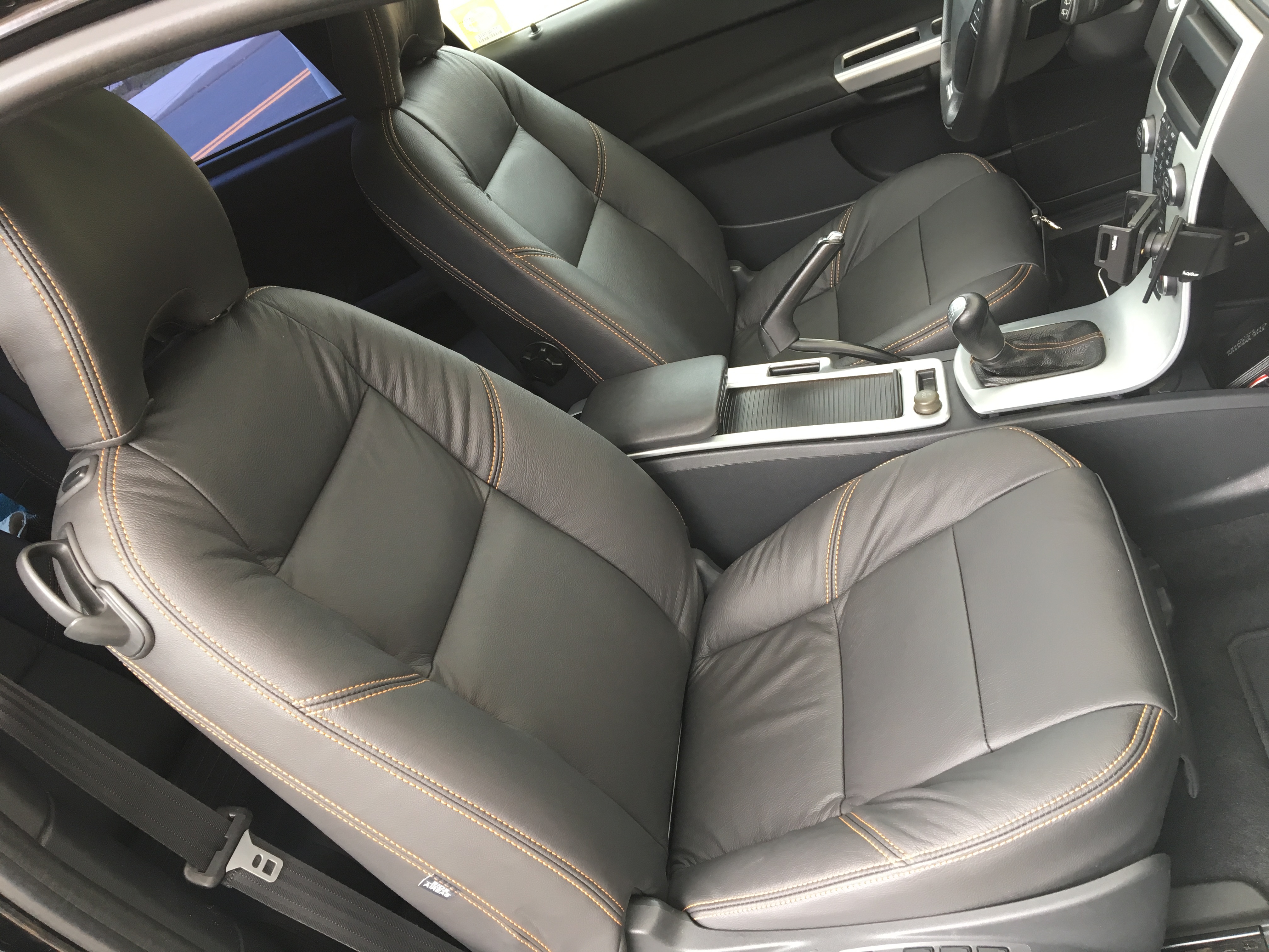C30-leather4.jpg