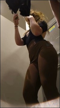 [Image: Voyeur15445115743.jpg]