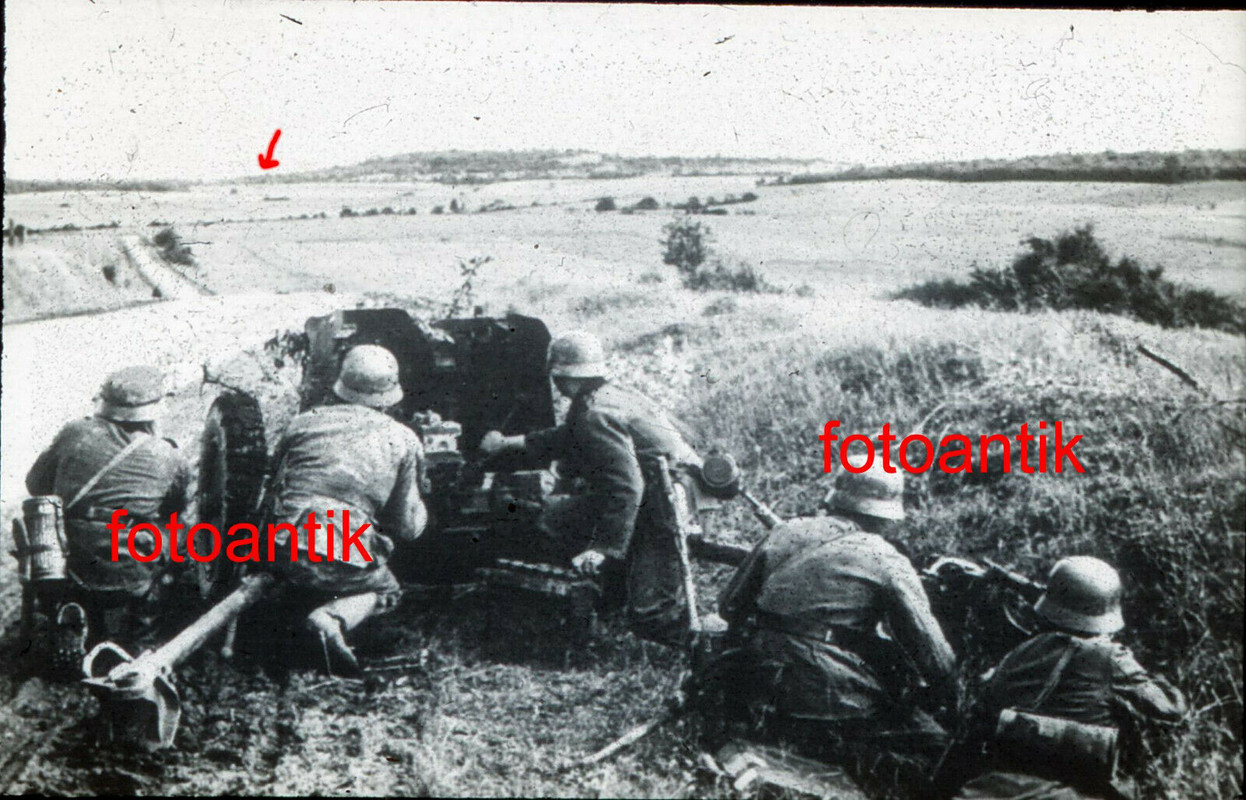 Foto 2 WK Glas DIA Frankreich Geschütz Pak sichert Vormarsch Soldaten Top