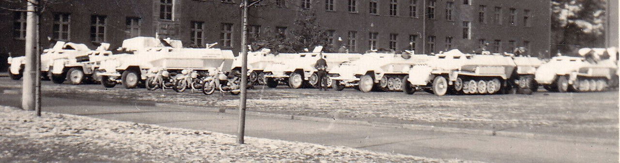 Sd,Kfz.251 Schützenpanzerwagen in komplett weiße