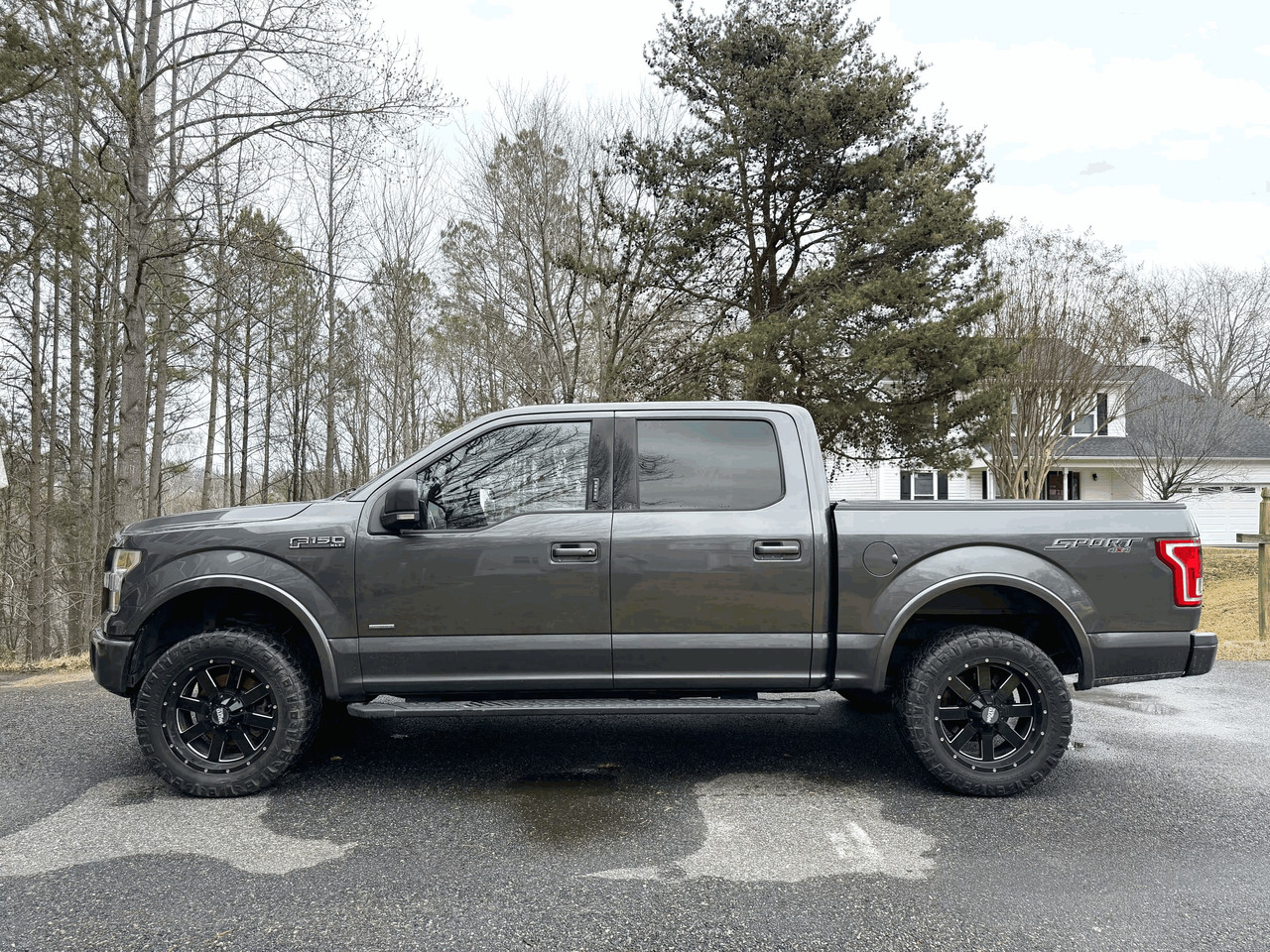 Vehicle thumbnail 4