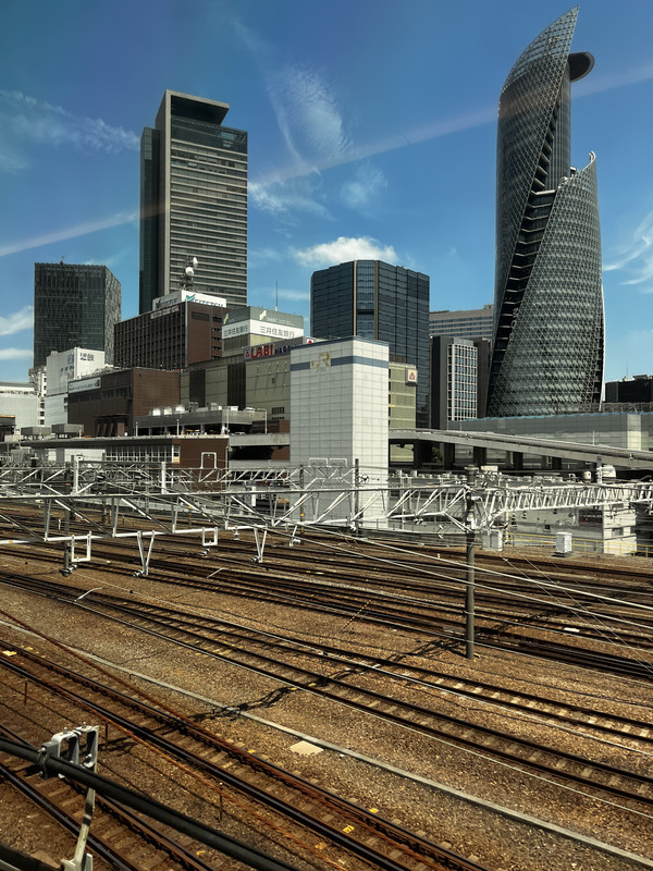 F3D0D8C8-0A14-4A1B-8099-3CF0F2CCD526