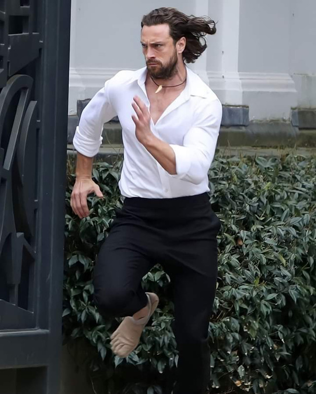 Así luce Aaron Taylor-Johnson durante el rodaje de Kraven the Hunter