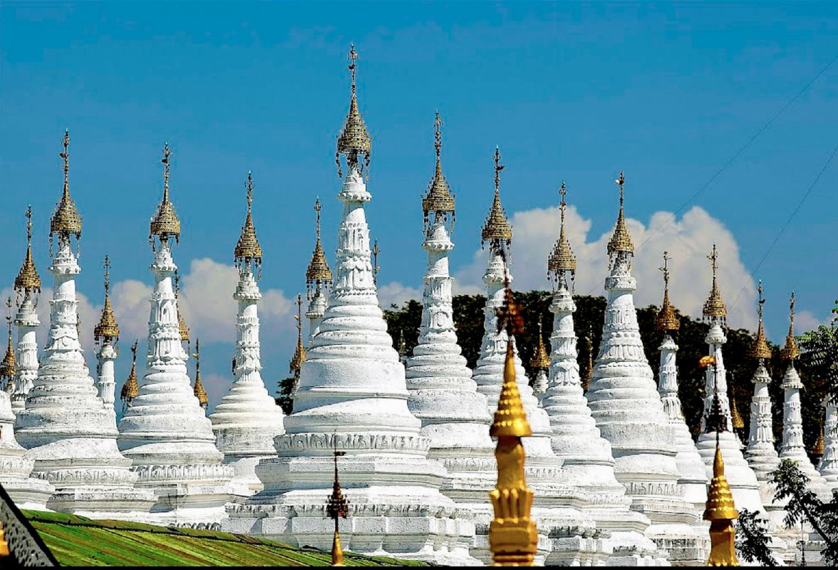 whitemandalaypagoda.jpg