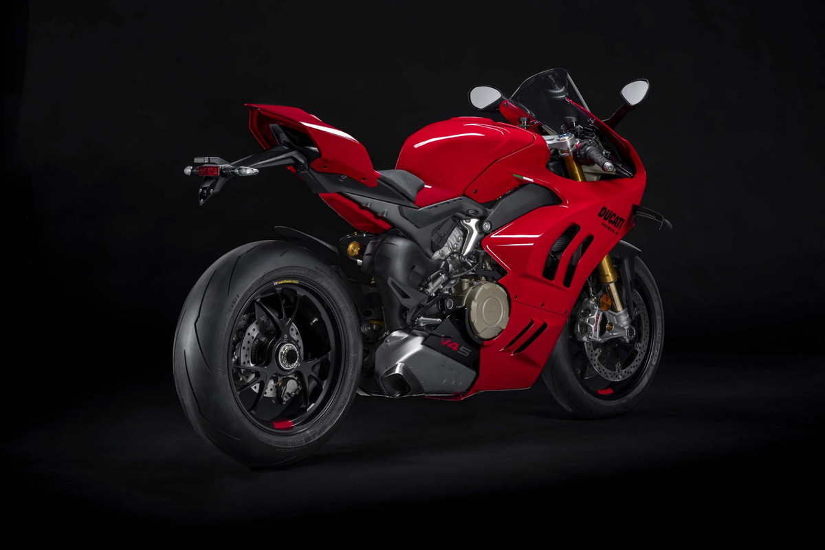 Фотографии Ducati Panigale V4 2022