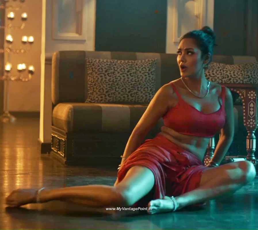 22Esha Gupta Hot in Aashram Web Series