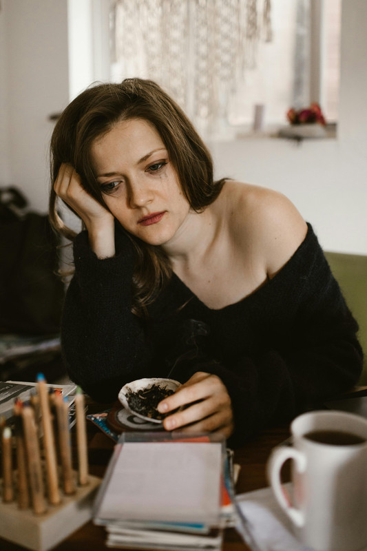 Mãe exausta pela privação de sono
