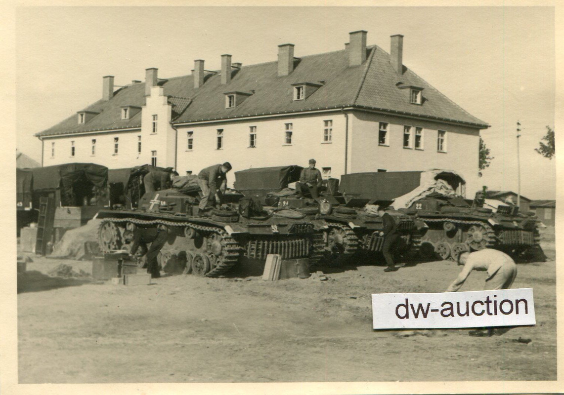 Sturmgeschütz Abt. , Stug in Kaserne
