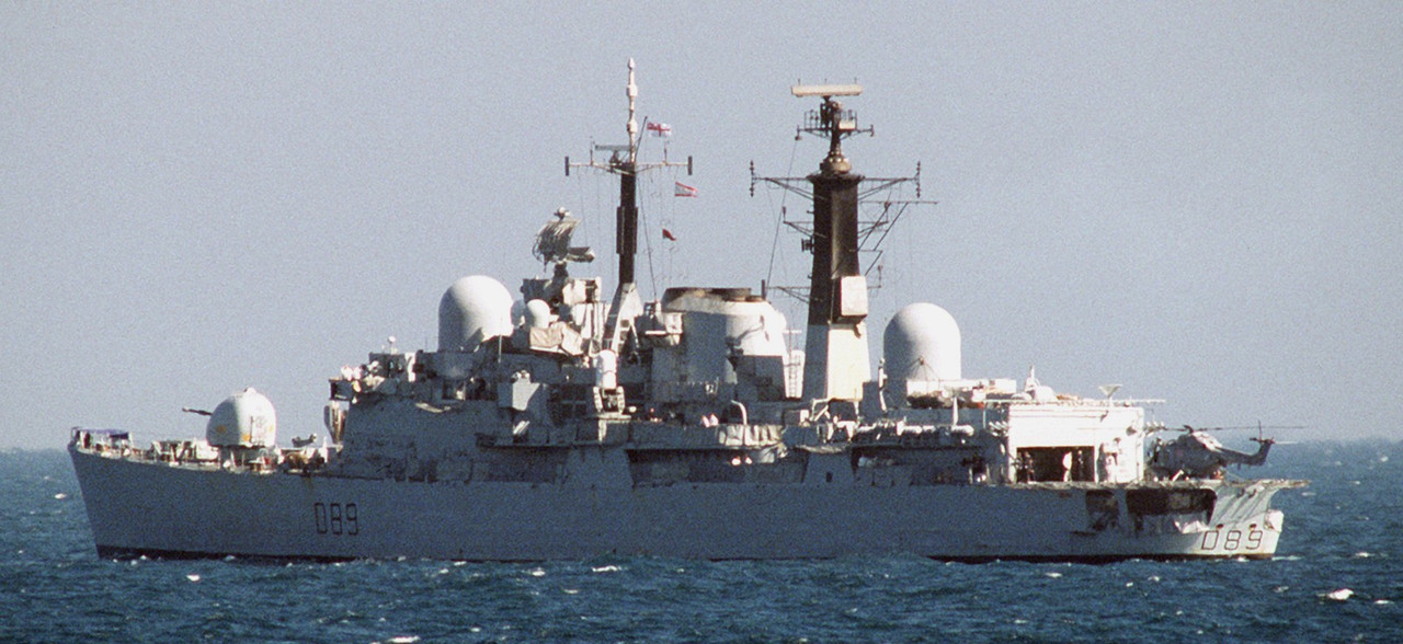 D89-HMS-Exeter-004