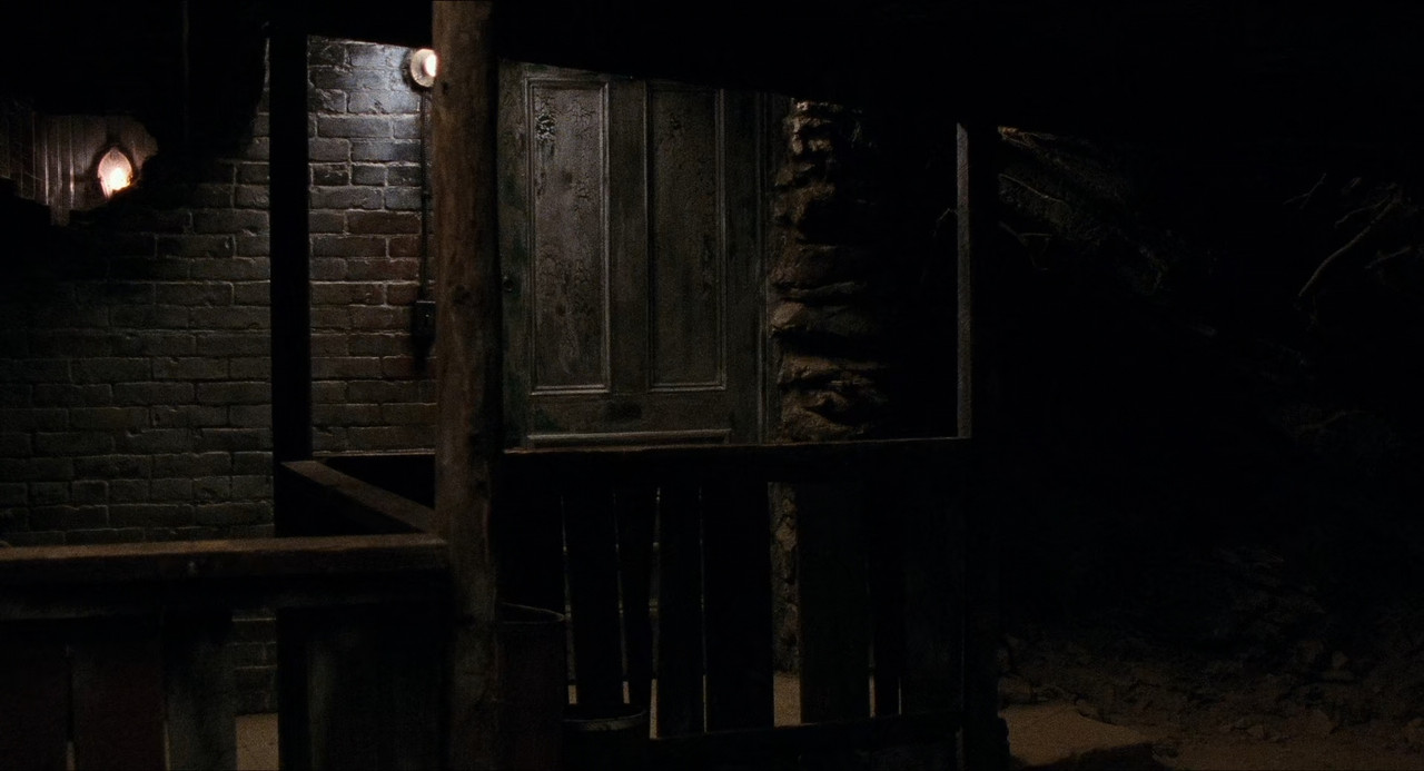 The Silence of the Lambs (1991) Criterion.mkv_snapshot_01.46.20_