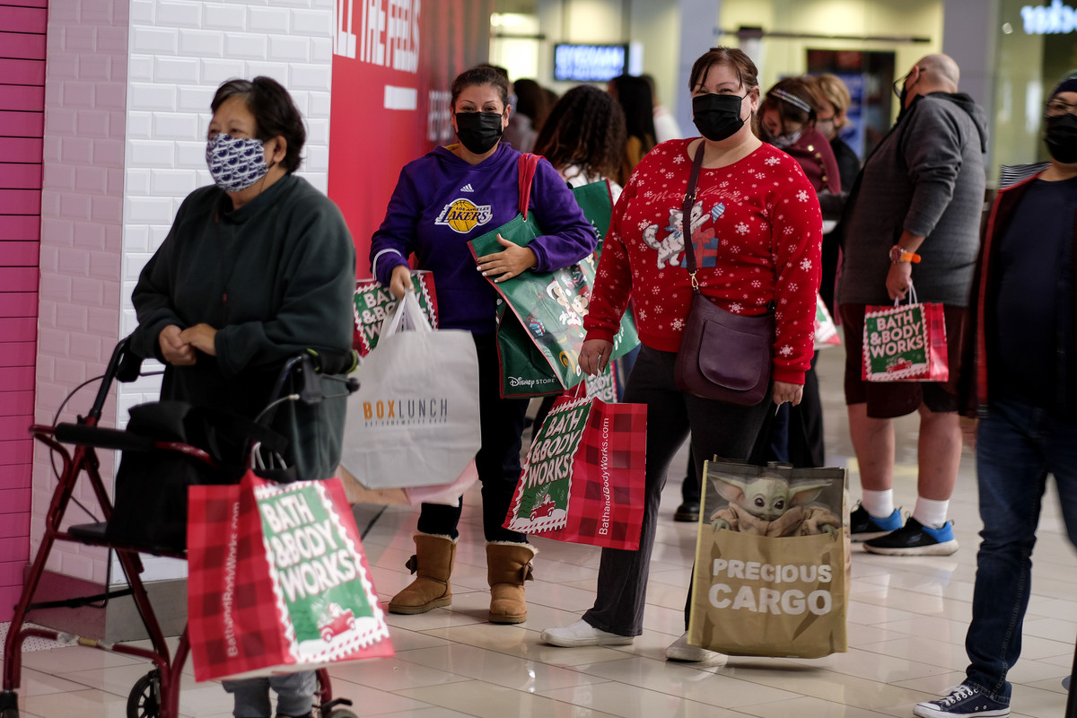 black friday shoppers in 202 brave long lines for a chance at deals.