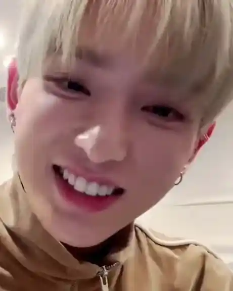 10aa1f2a14409d6e81b12ae0d3ebc8dd_copy_461x576