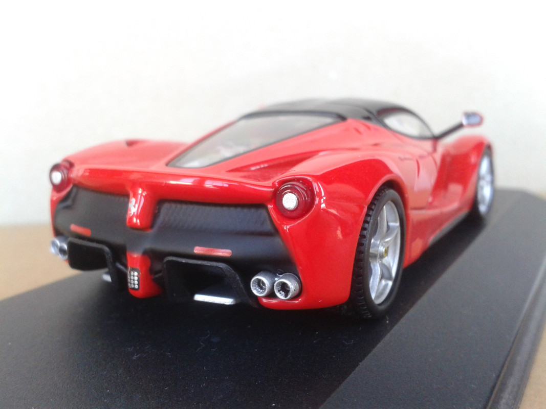 2013 Ferrari LaFerrari (Ixo-nº 2 Ferrari GT Collection). (7)